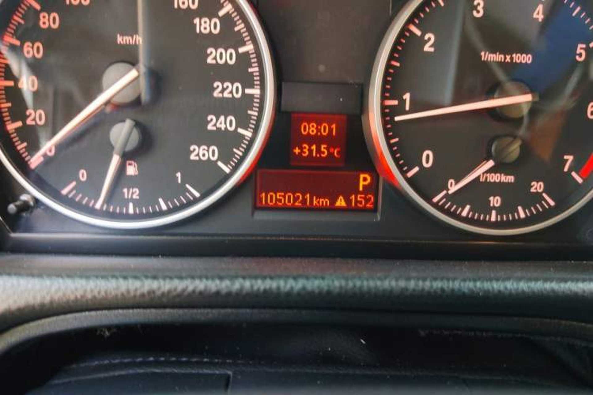 Used BMW 3 Series 2012 320i Sport Edition Odometer Close Up