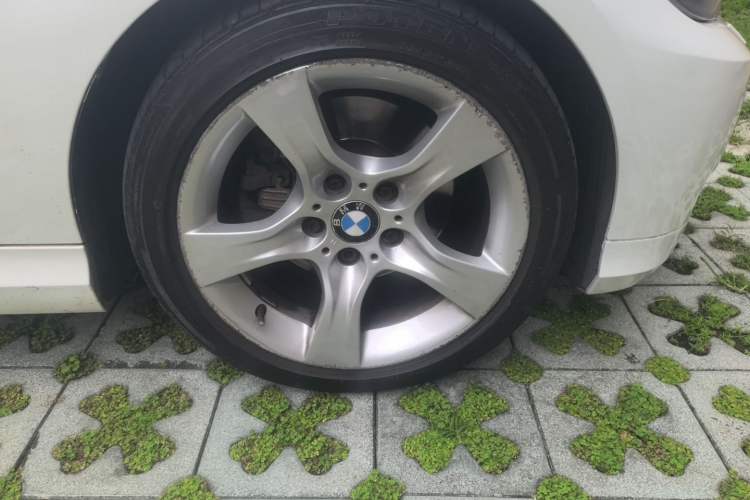 Used BMW 3 Series 2012 325i Luxury Edition Right Front Wheel Hub