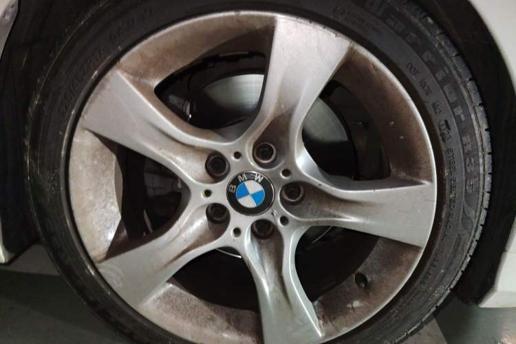 Used BMW 3 Series 2012 325i Luxury Edition Right Front Wheel Hub