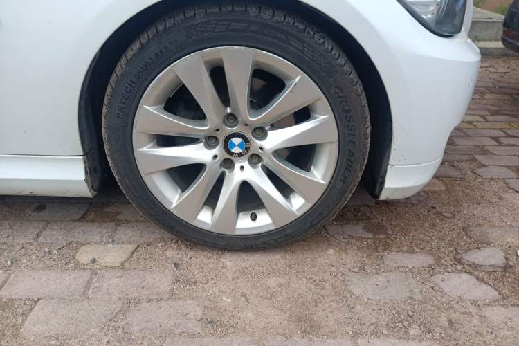 Used BMW 3 Series 2012 320i Luxury Edition Right Front Wheel Hub