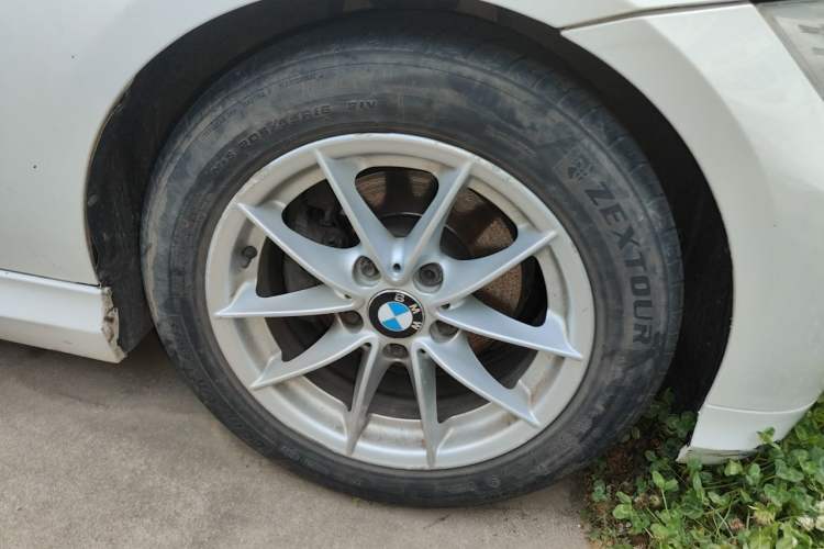 Used BMW 3 Series 2012 318i Leading Model Right Front Wheel Hub