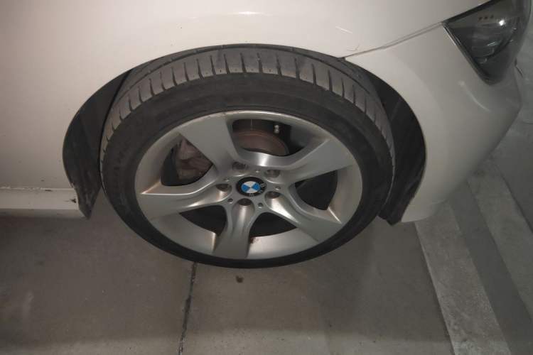 Used BMW 3 Series 2012 325i Luxury Edition Right Front Wheel Hub