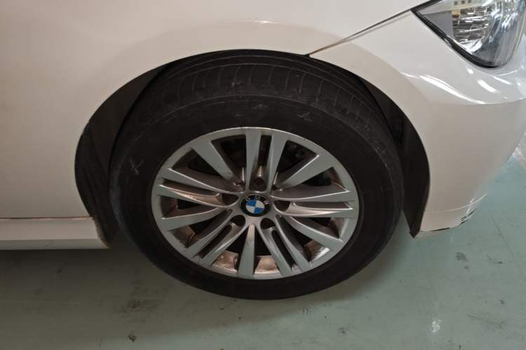 Used BMW 3 Series 2012 320i Sport Edition Right Front Wheel Hub