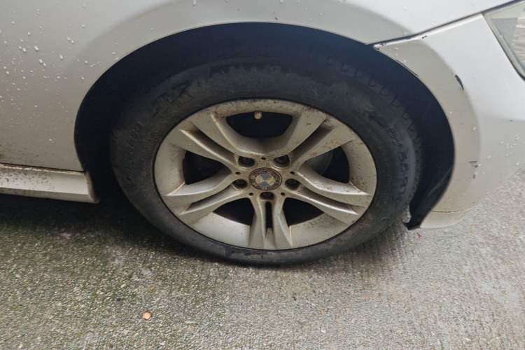 Used BMW 3 Series 2012 318i Leading Model Right Front Wheel Hub