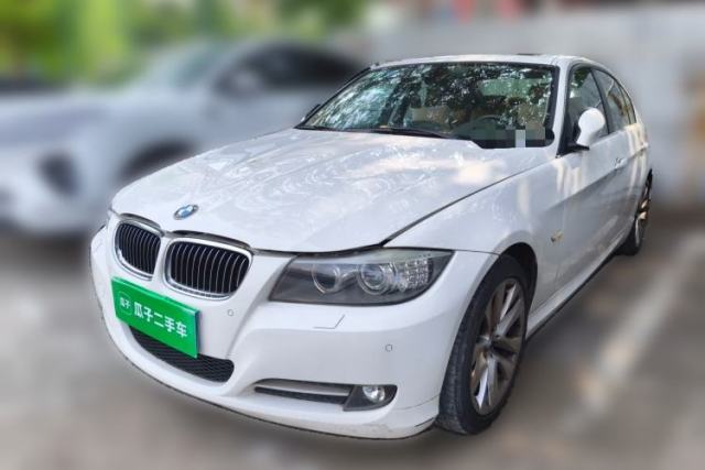 Ojetý BMW 3 Series 2012 Imported BMW 3 Series, 2.0-liter engine, five seats, automatic transmission.