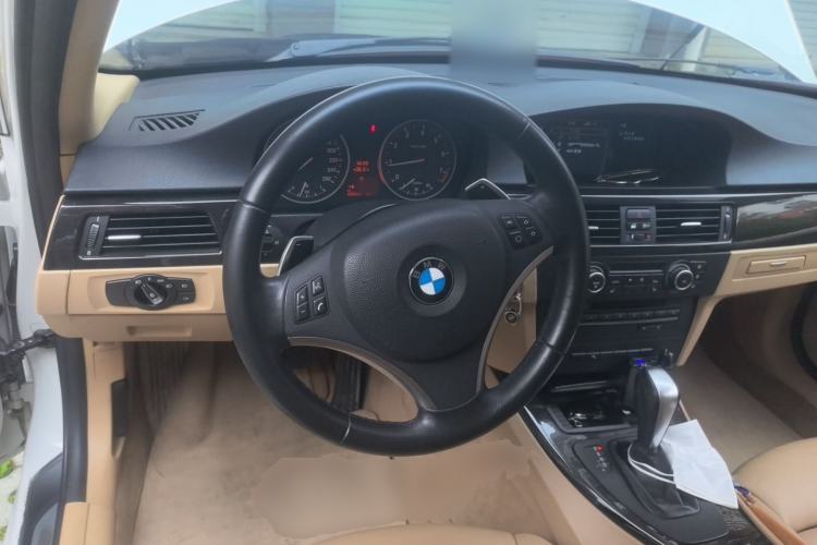 Used BMW 3 Series 2012 325i Luxury Edition Steering Wheel