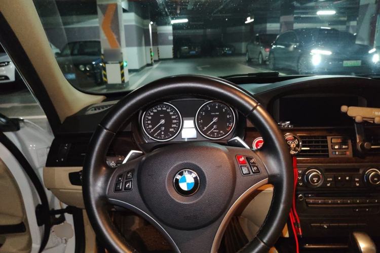 Used BMW 3 Series 2012 325i Luxury Edition Steering Wheel
