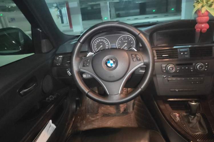 Used BMW 3 Series 2012 325i Luxury Edition Steering Wheel