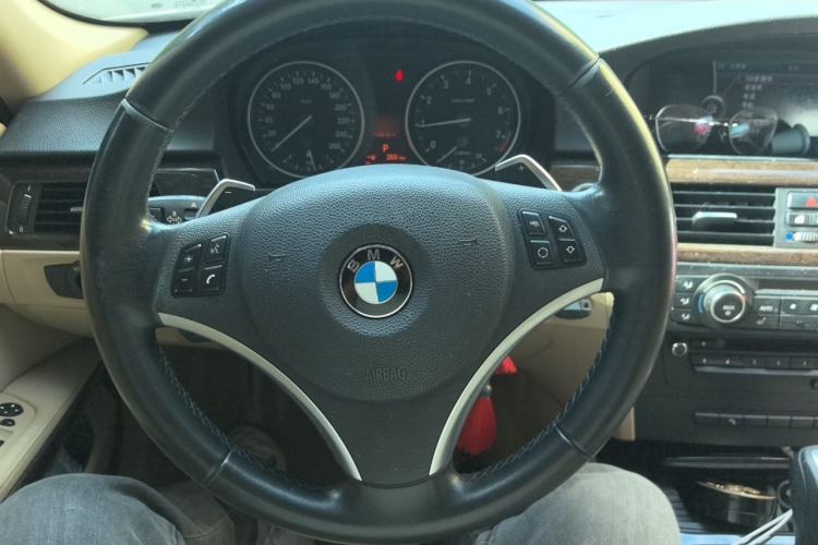 Used BMW 3 Series 2012 325i Luxury Edition Steering Wheel