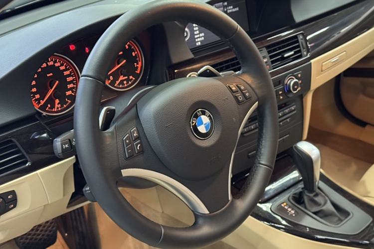 Used BMW 3 Series 2012 325i Luxury Edition Steering Wheel