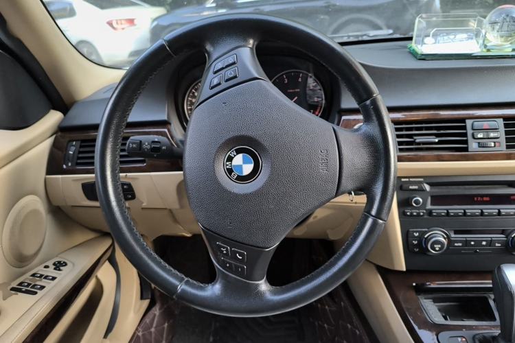 Used BMW 3 Series 2012 320i Sport Edition Steering Wheel