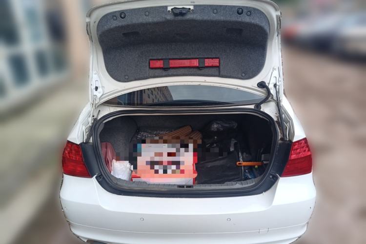 Used BMW 3 Series 2012 320i Luxury Edition Trunk