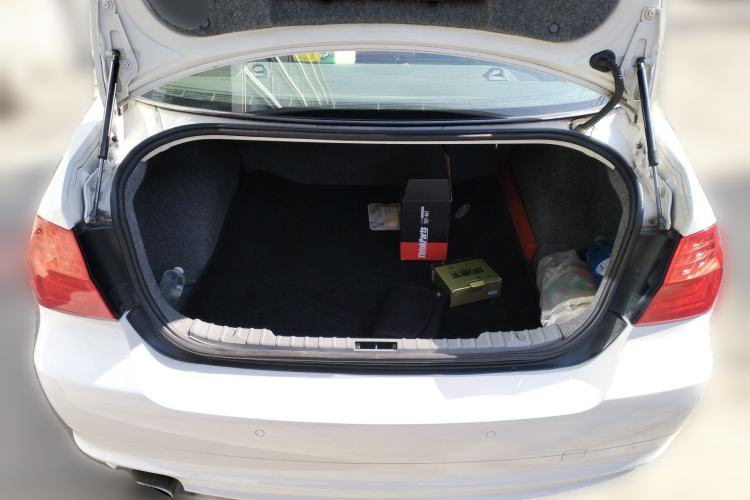 Used BMW 3 Series 2012 320i Luxury Edition Trunk