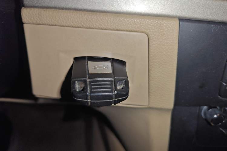 Used BMW 3 Series 2012 320i Luxury Edition Vehicle Key