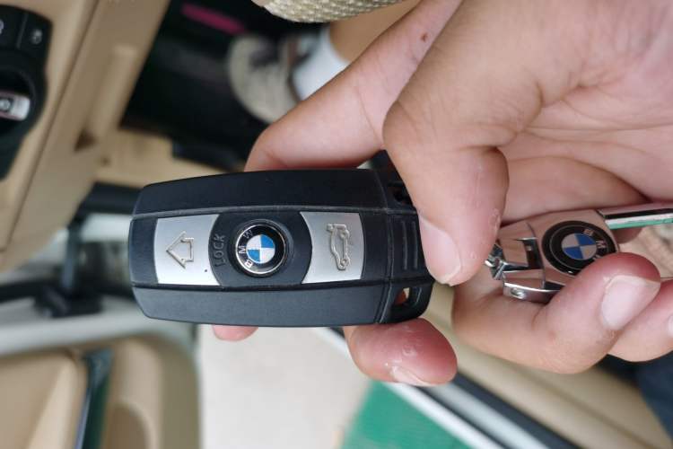 Used BMW 3 Series 2012 320i Sport Edition Vehicle Key