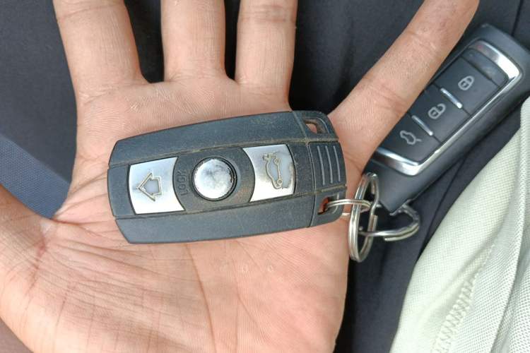 Used BMW 3 Series 2012 320i Sport Edition Vehicle Key