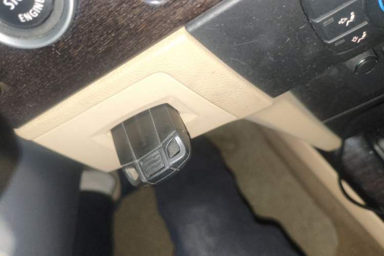 Used BMW 3 Series 2012 325i Luxury Edition Vehicle Key