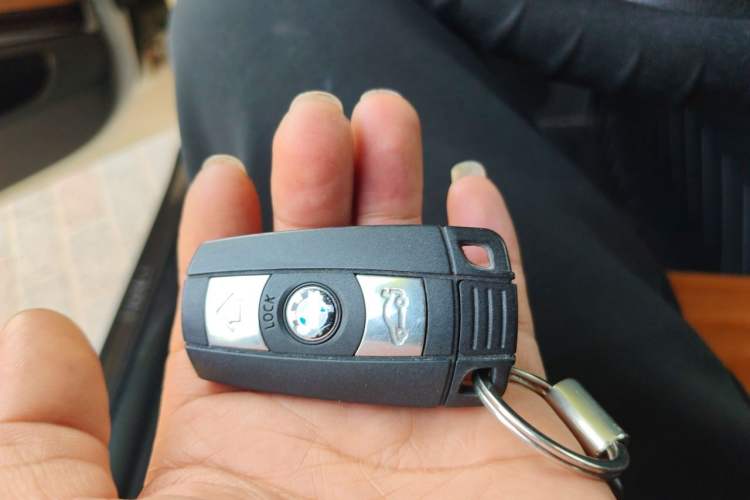 Used BMW 3 Series 2012 320i Sport Edition Vehicle Key