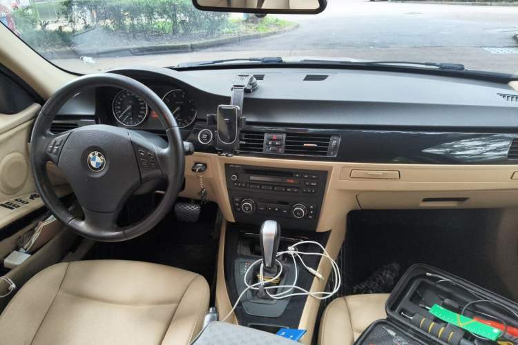 Used BMW 3 Series 2012 318i Leading Model Center Console