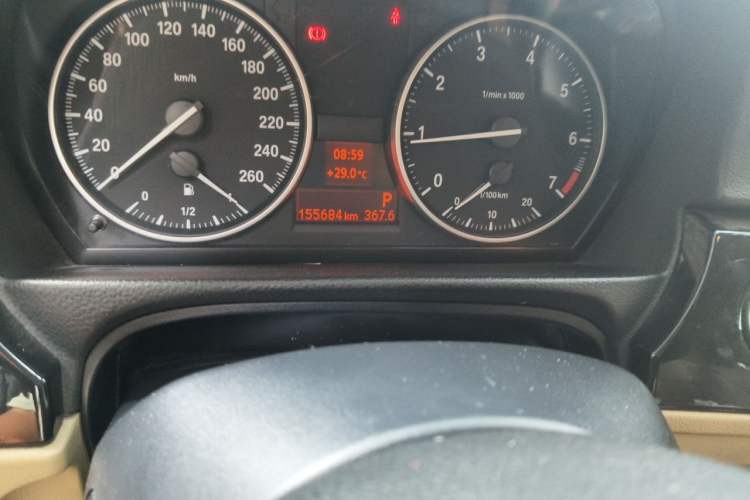 Used BMW 3 Series 2012 318i Leading Model Odometer Close Up