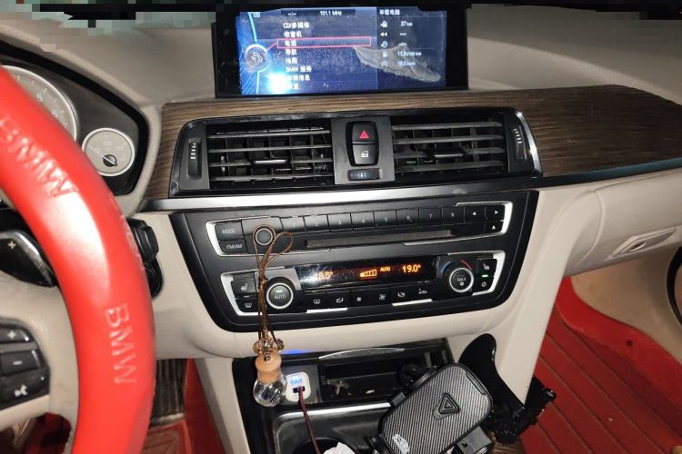 Used BMW 3 Series 2013 320Li Fashion Design Package Audio And AC Panel