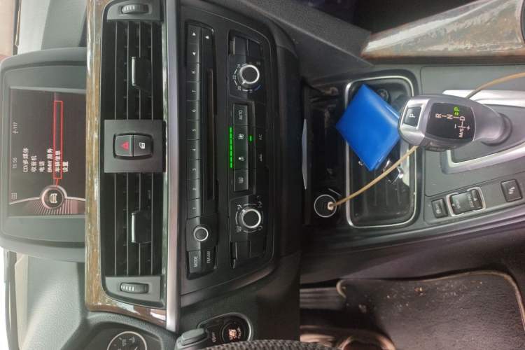 Used BMW 3 Series 2013 320Li Fashion Model Audio And AC Panel