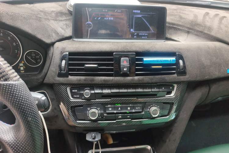 Used BMW 3 Series 2013 320Li Manual Model Audio And AC Panel