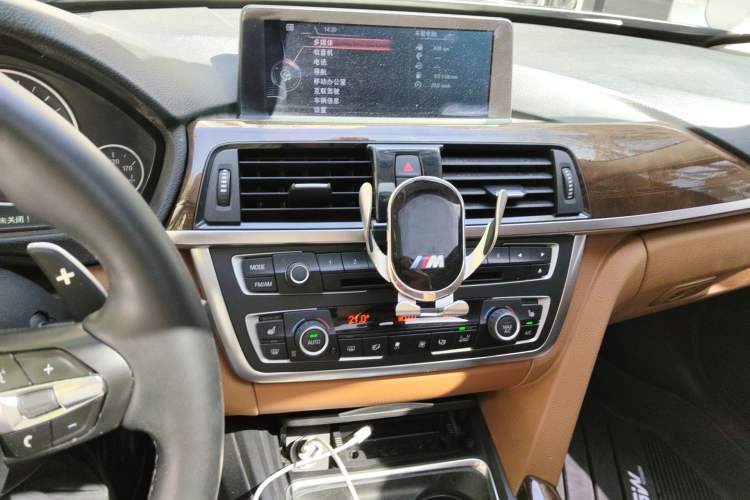 Used BMW 3 Series 2013 Facelift 320Li Fashion Design Package Audio And AC Panel