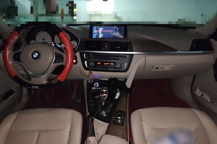 Used BMW 3 Series 2013 320Li Fashion Design Package Center Console