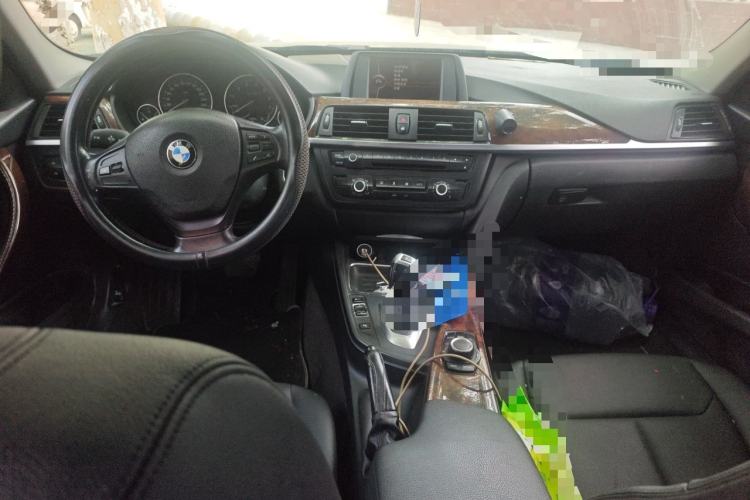 Used BMW 3 Series 2013 320Li Fashion Model Center Console