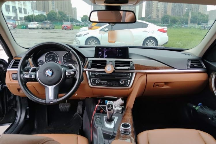 Used BMW 3 Series 2013 328Li Style Design Package Center Console