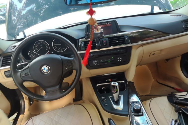 Used BMW 3 Series 2013 320Li Fashion Model Center Console