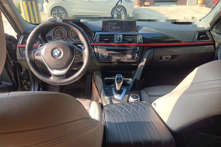 Used BMW 3 Series 2013 320i Sport Design Package Center Console