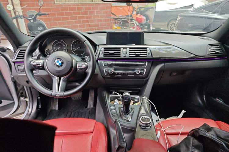Used BMW 3 Series 2013 328i Sport Design Package Center Console