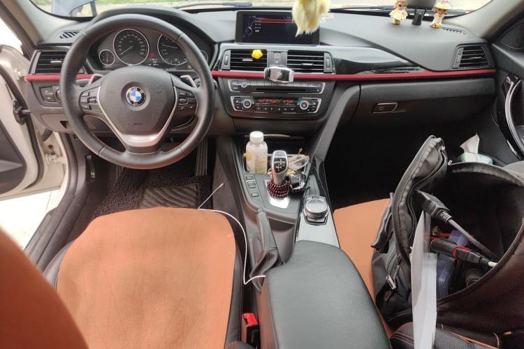 Used BMW 3 Series 2013 328i Sport Design Package Center Console