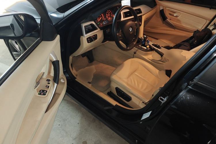 Used BMW 3 Series 2013 320i Sport Edition Driver Seat