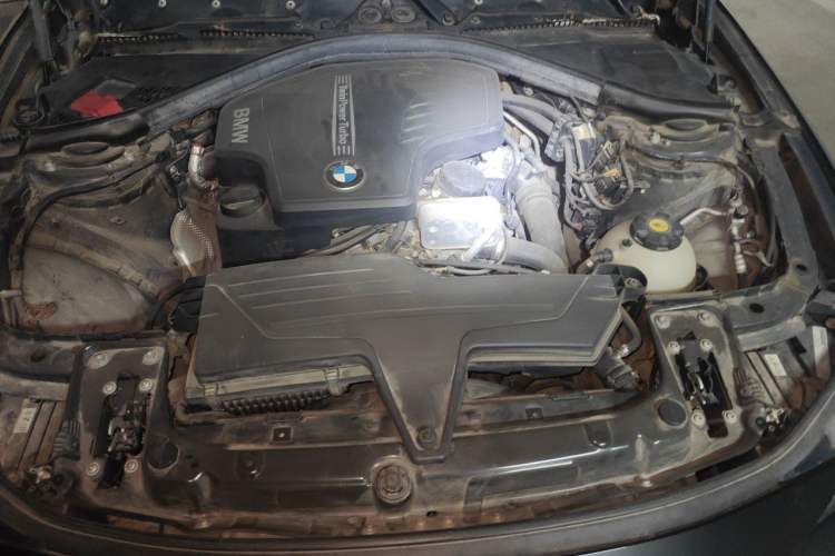 Used BMW 3 Series 2013 320i Sport Edition Engine Bay