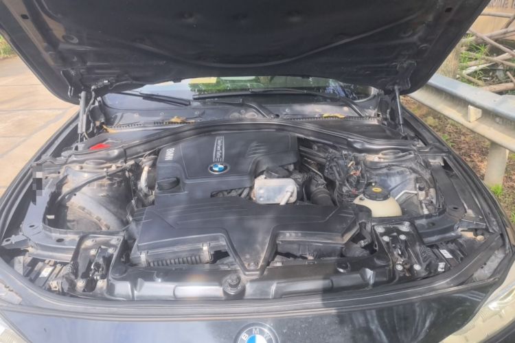 Used BMW 3 Series 2013 320Li Fashion Model Engine Bay