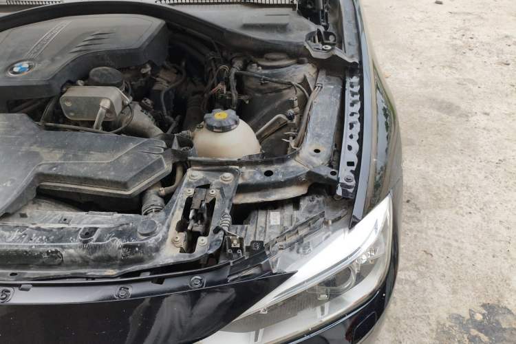 Used BMW 3 Series 2013 328i Sport Design Package Engine Bay Left