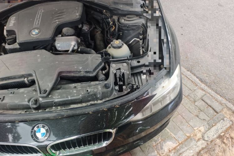 Used BMW 3 Series 2013 320Li Fashion Model Engine Bay Left