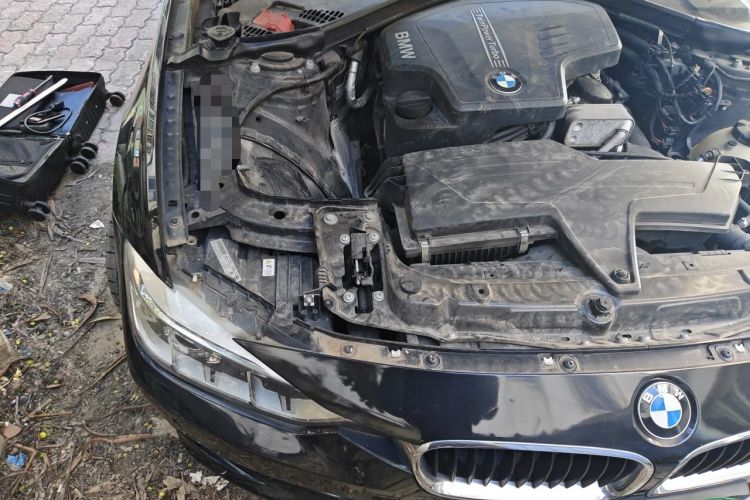Used BMW 3 Series 2013 320Li Fashion Model Engine Bay Right