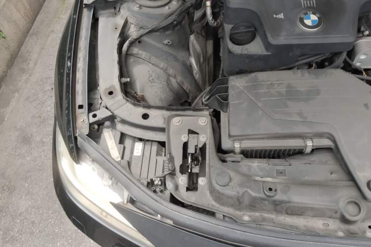 Used BMW 3 Series 2013 328i Sport Design Package Engine Bay Right