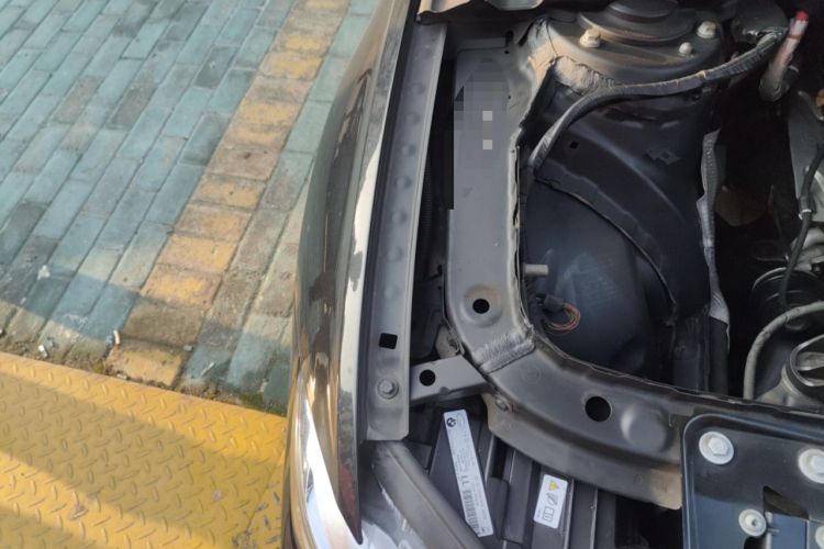 Used BMW 3 Series 2013 320i Sport Edition Engine Bay Right