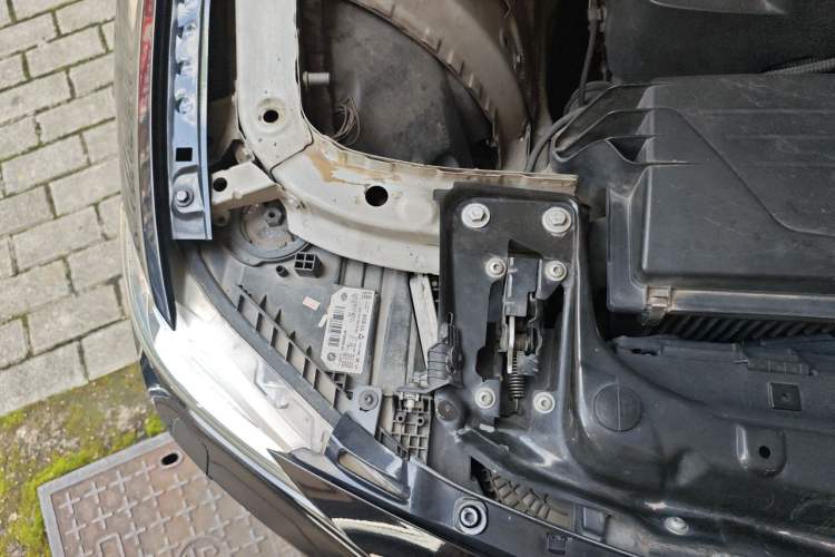 Used BMW 3 Series 2013 328i Sport Design Package Engine Bay Right