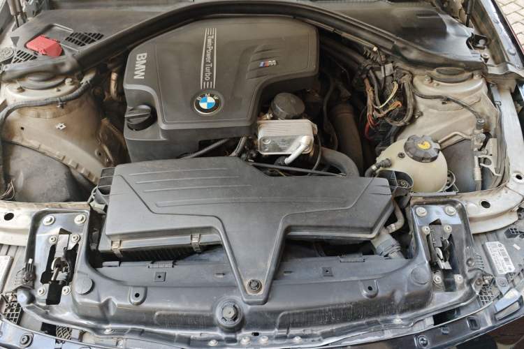 Used BMW 3 Series 2013 328i Sport Design Package Engine Bay