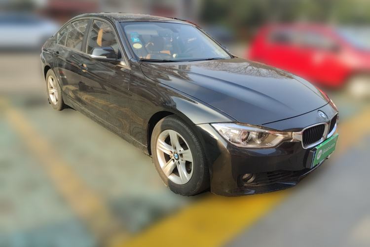 Used BMW 3 Series 2013 320i Sport Edition Front Right 45 Deg