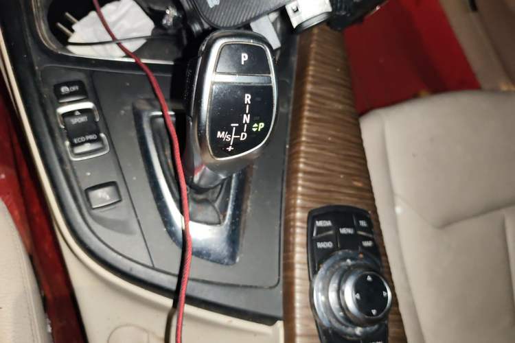 Used BMW 3 Series 2013 320Li Fashion Design Package Gear Lever