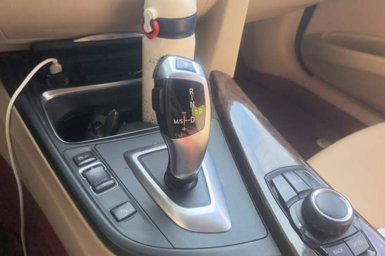 Used BMW 3 Series 2013 320Li Fashion Model Gear Lever
