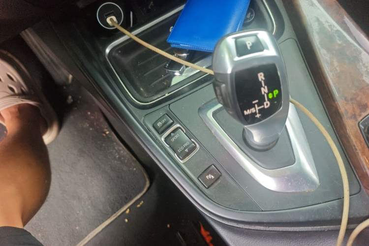 Used BMW 3 Series 2013 320Li Fashion Model Gear Lever