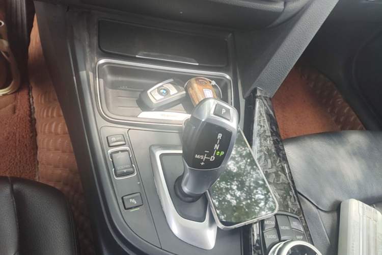 Used BMW 3 Series 2013 Facelift 320Li Fashion Design Package Gear Lever